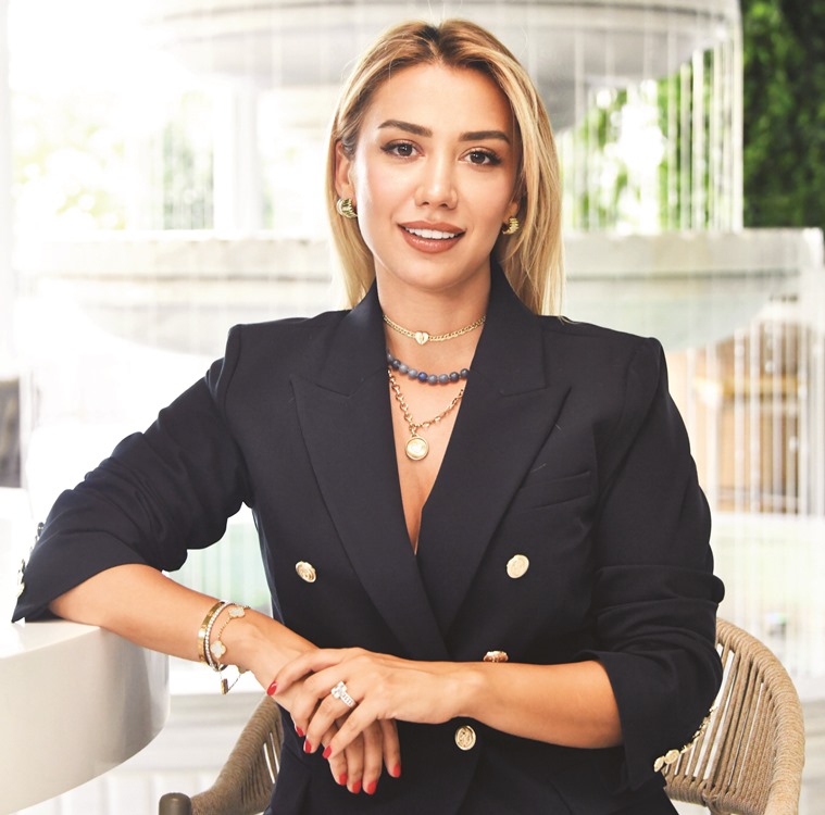  Cansu Sefer :   Tutkusu Ve Cesareti le Kadnlara lham Oluyor 